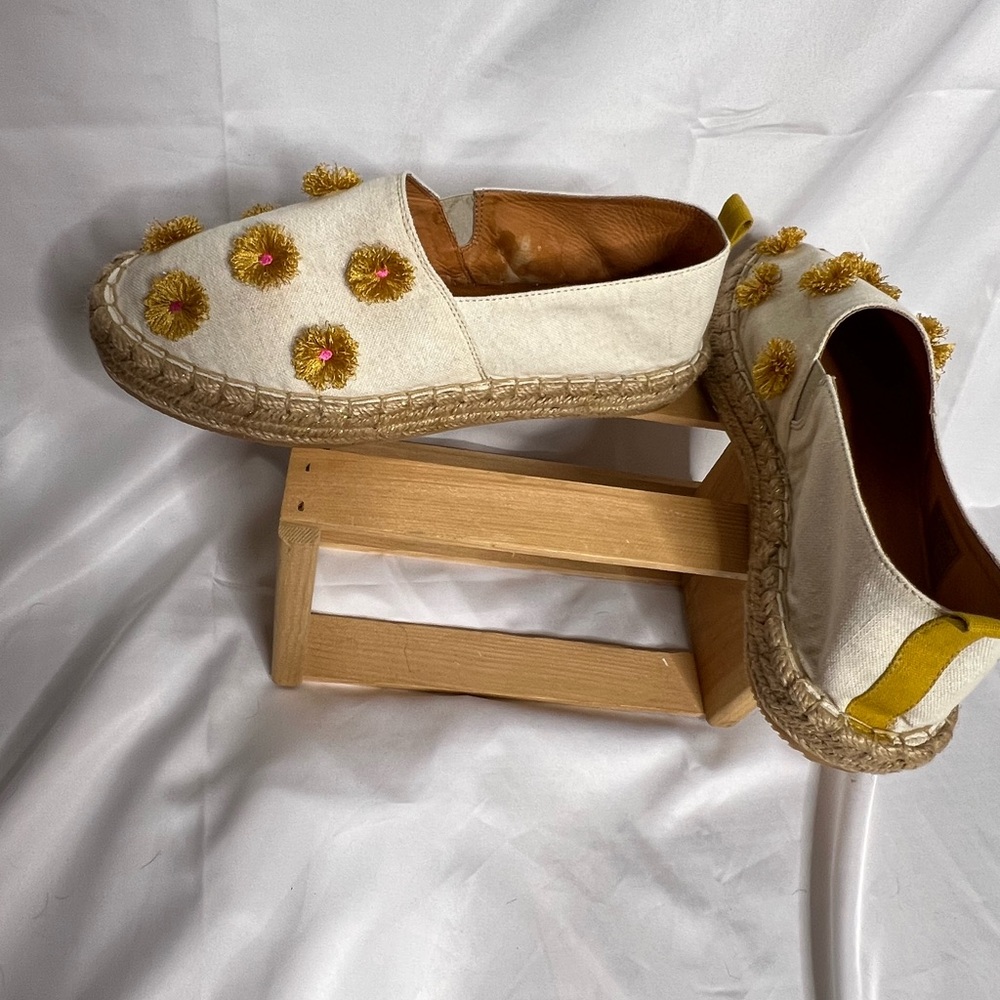 Silvia Cobis Soil Mocasines Leather Flat Espadrilles Women’s Cream/Gold Pom Poms - Picture 7 of 15